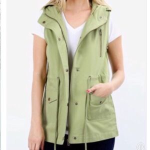 ZENANA OUTFITTERS SAGE UTILITY HOODIE VEST SIZE SMALL AND MEDIUM NWT